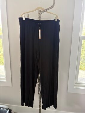 SKIMS NWT Black Wide-Leg Women's Pants - Comfortable Everyday Style